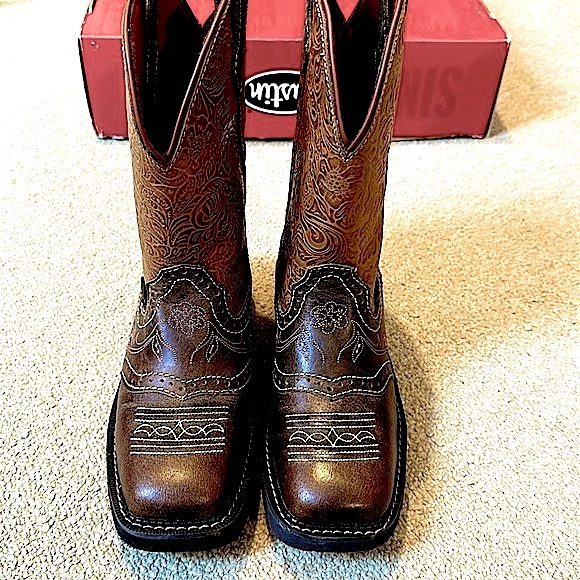NEW! Justin Boots - women’s size 6 - embossed flowers - tan frenzy - Picture 10 of 14